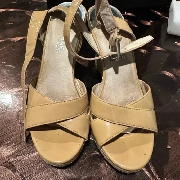 Michael  Michael Kors nude color sandals - Picture 1 of 5